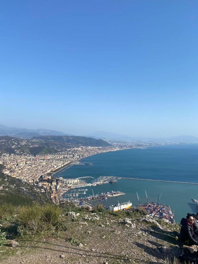 Salerno Centraal Buitenkant foto