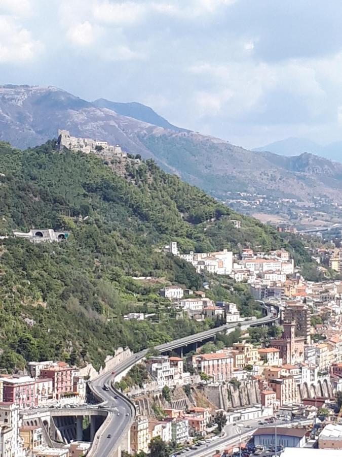 Salerno Centraal Buitenkant foto