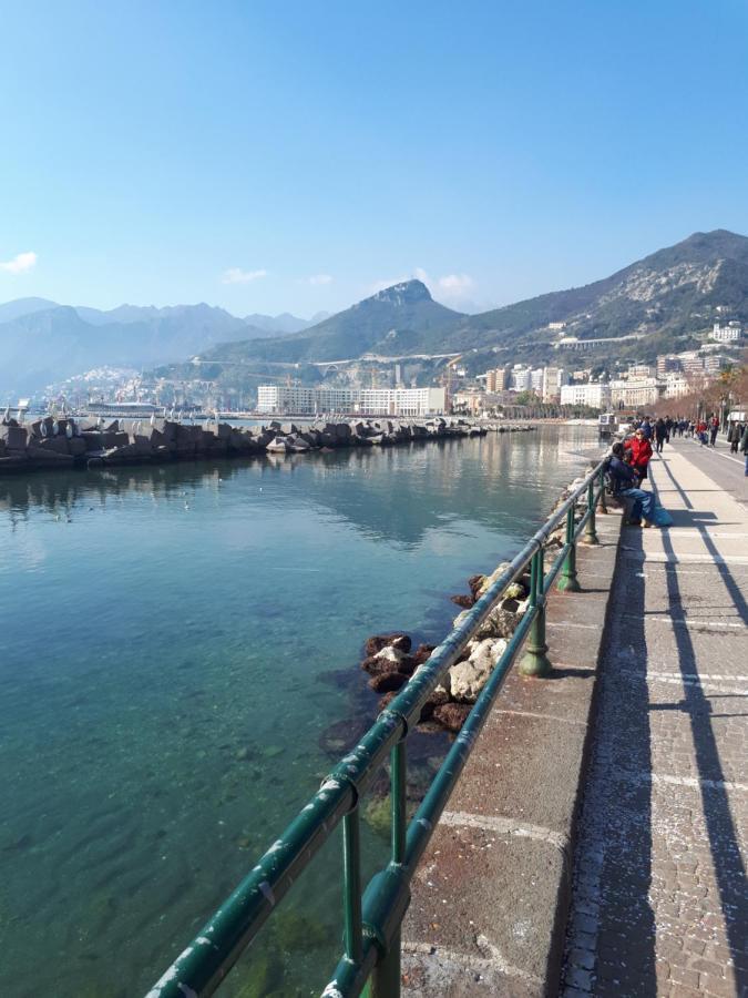 Salerno Centraal Buitenkant foto