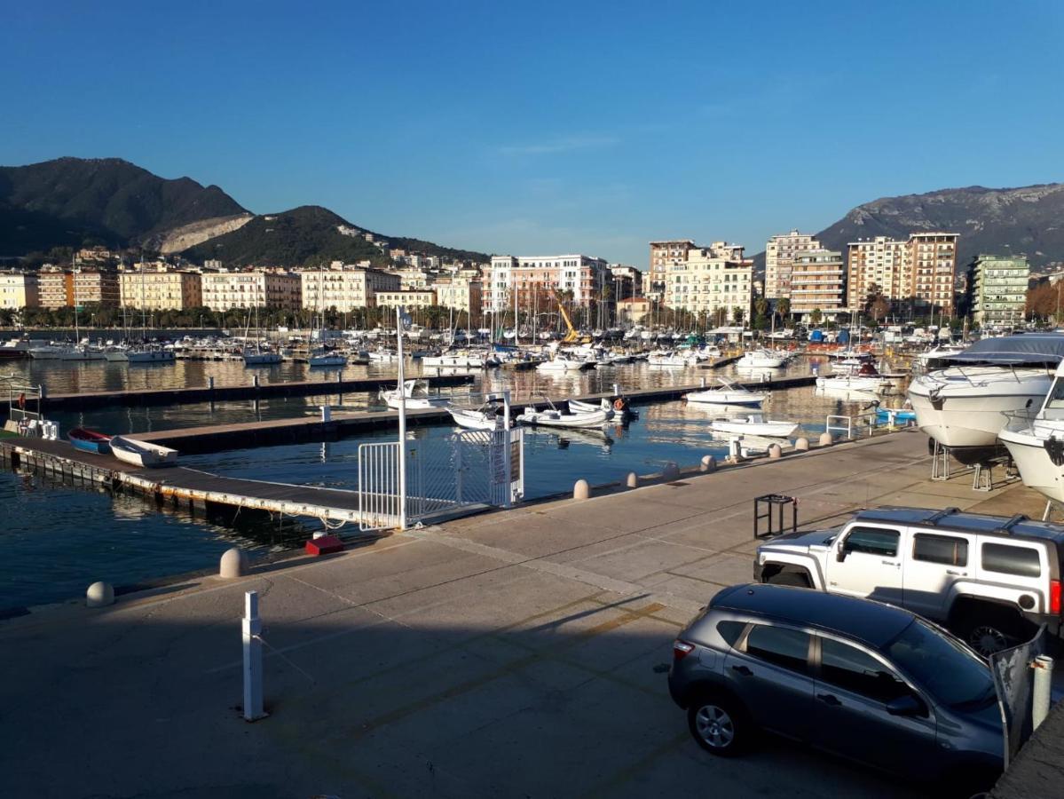 Salerno Centraal Buitenkant foto