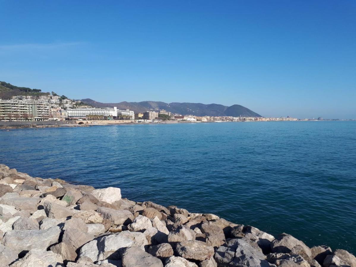 Salerno Centraal Buitenkant foto