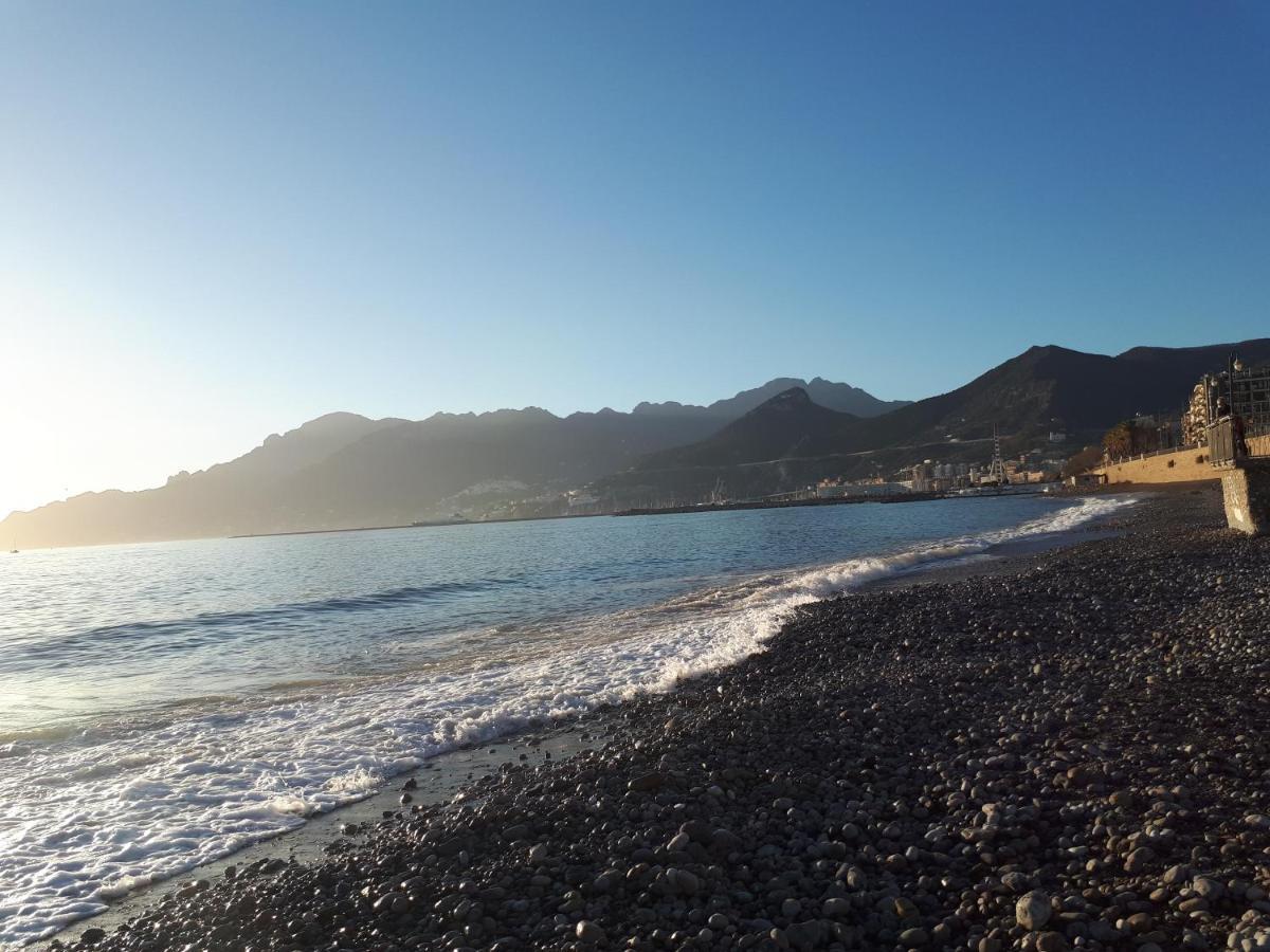 Salerno Centraal Buitenkant foto