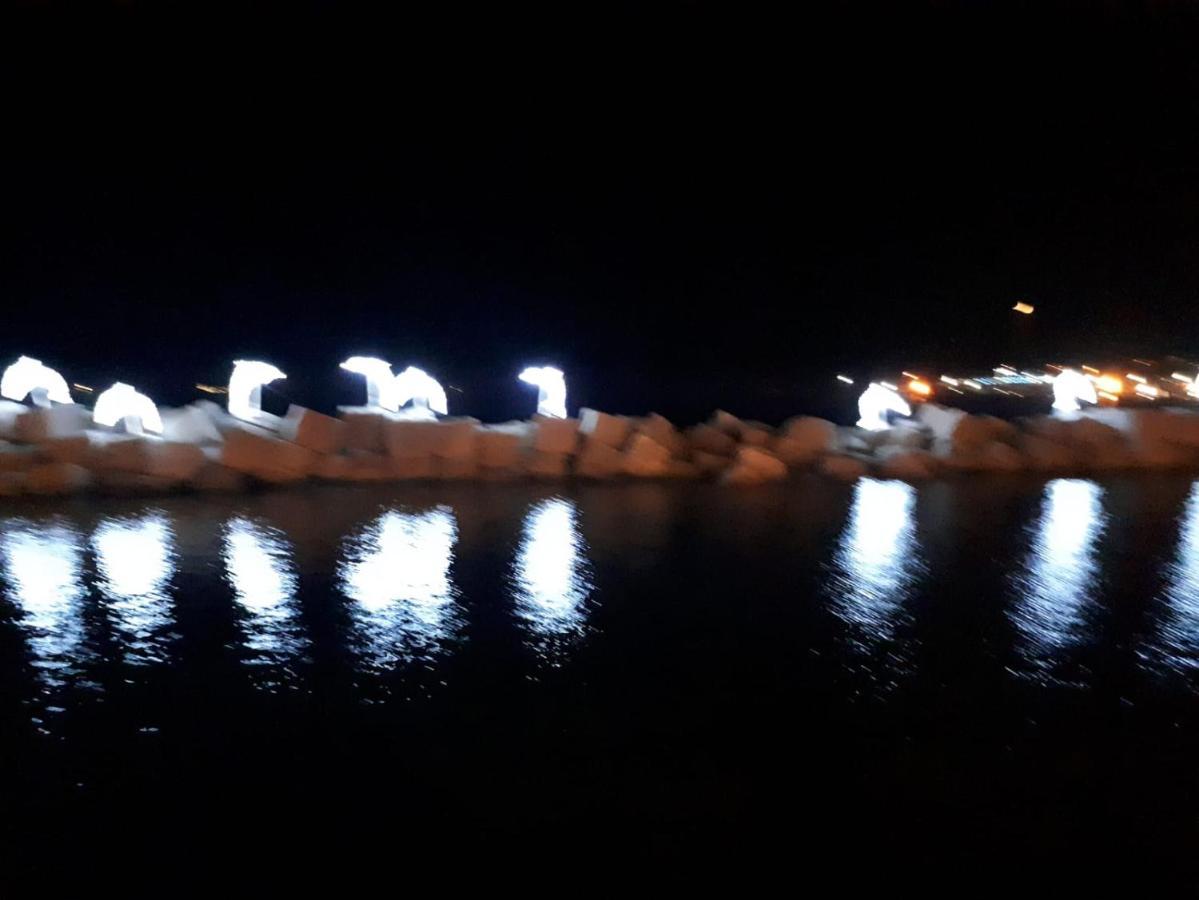 Salerno Centraal Buitenkant foto