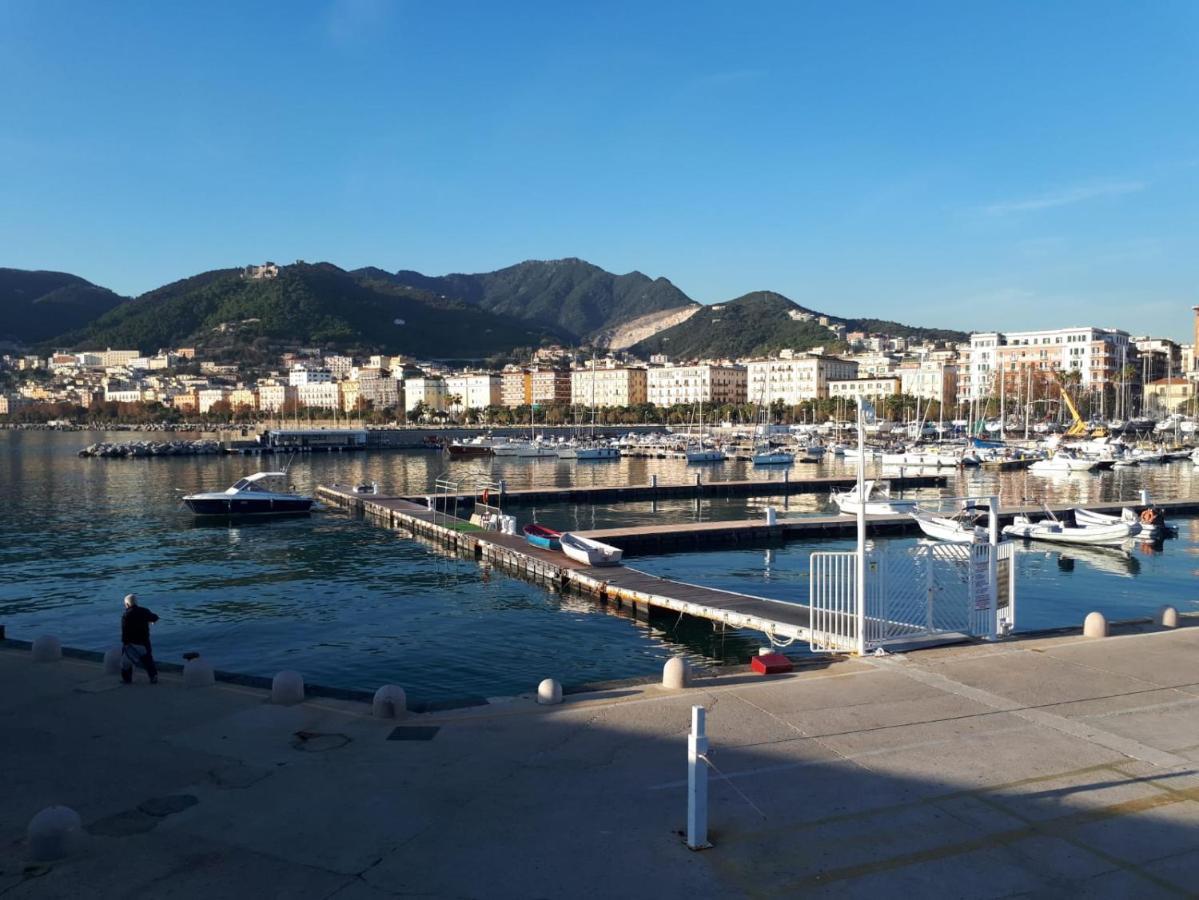 Salerno Centraal Buitenkant foto