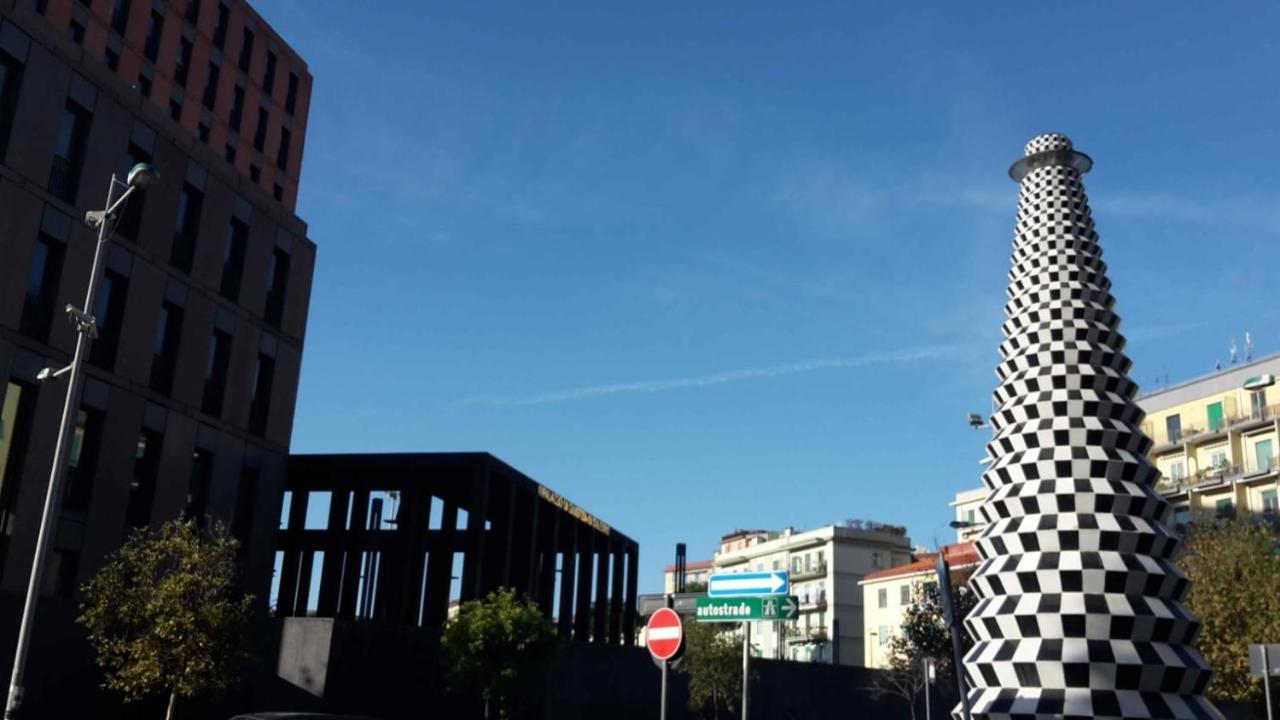 Salerno Centraal Buitenkant foto
