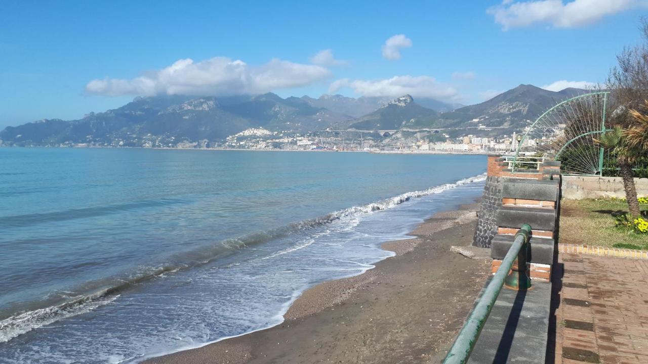 Salerno Centraal Buitenkant foto